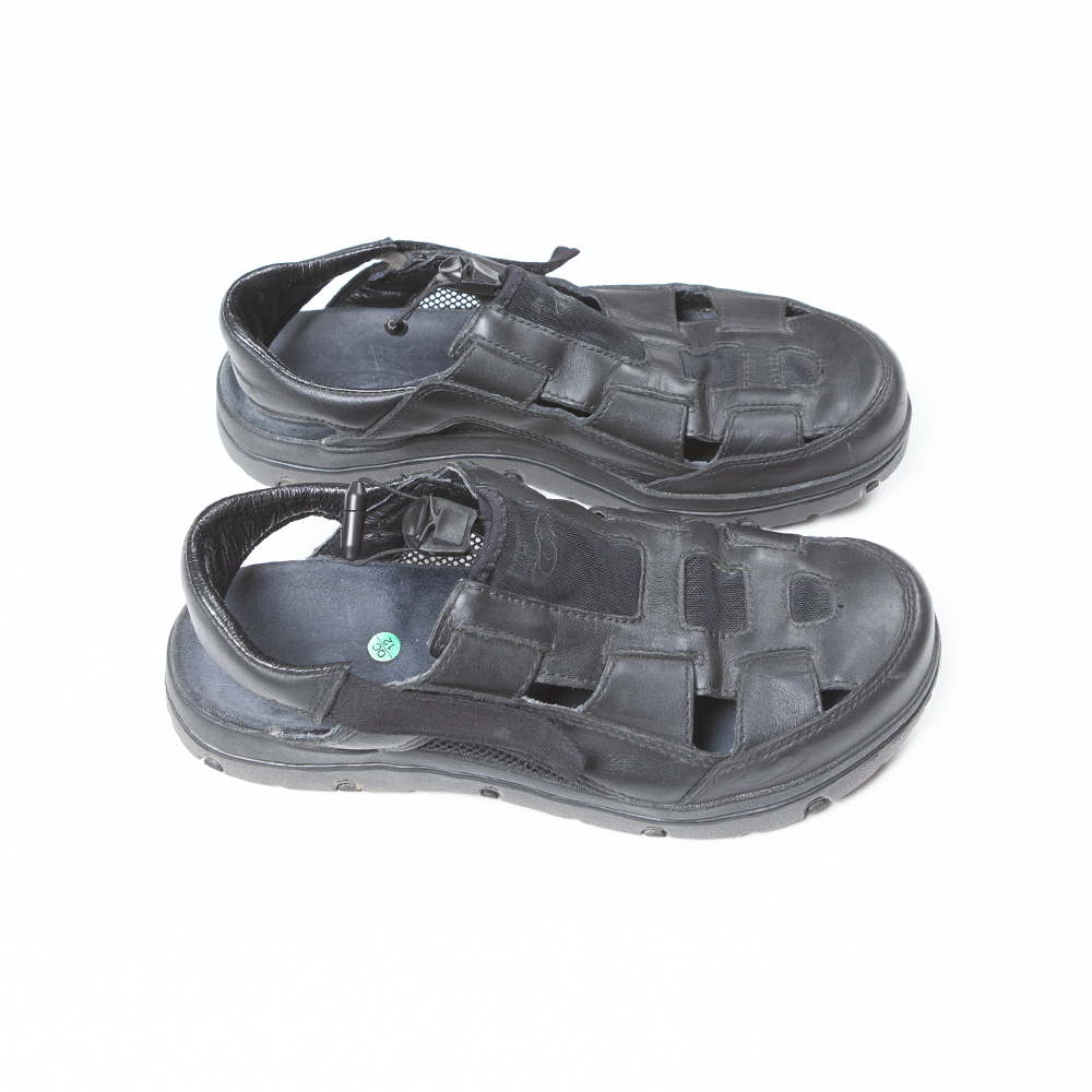 2000's Salomon bethlehem sandals